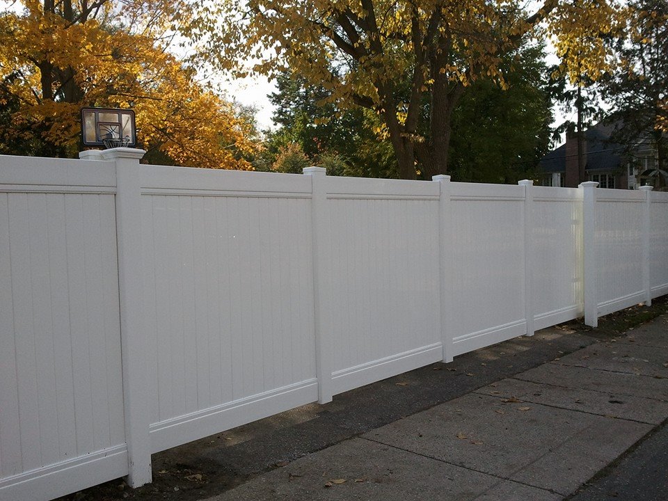 Large sliding vinyl gate