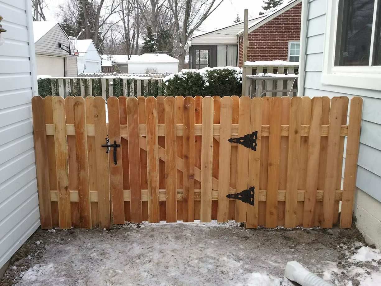 Cedar shadowbox fence with gate