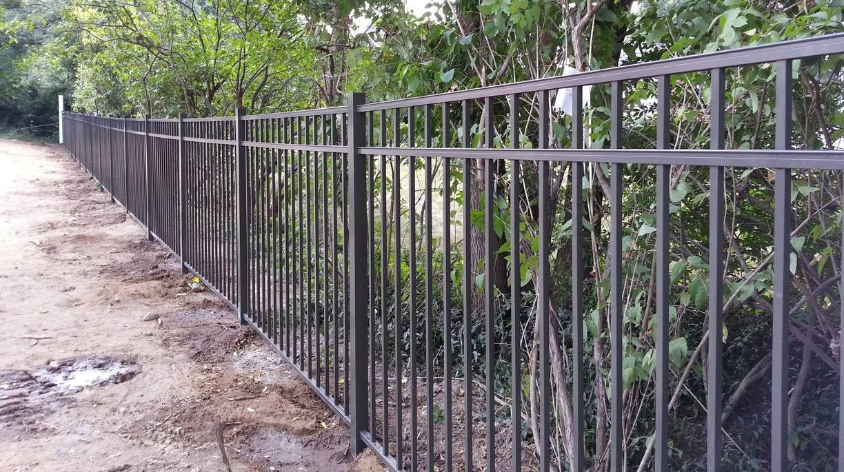 Aluminum Fencing installation